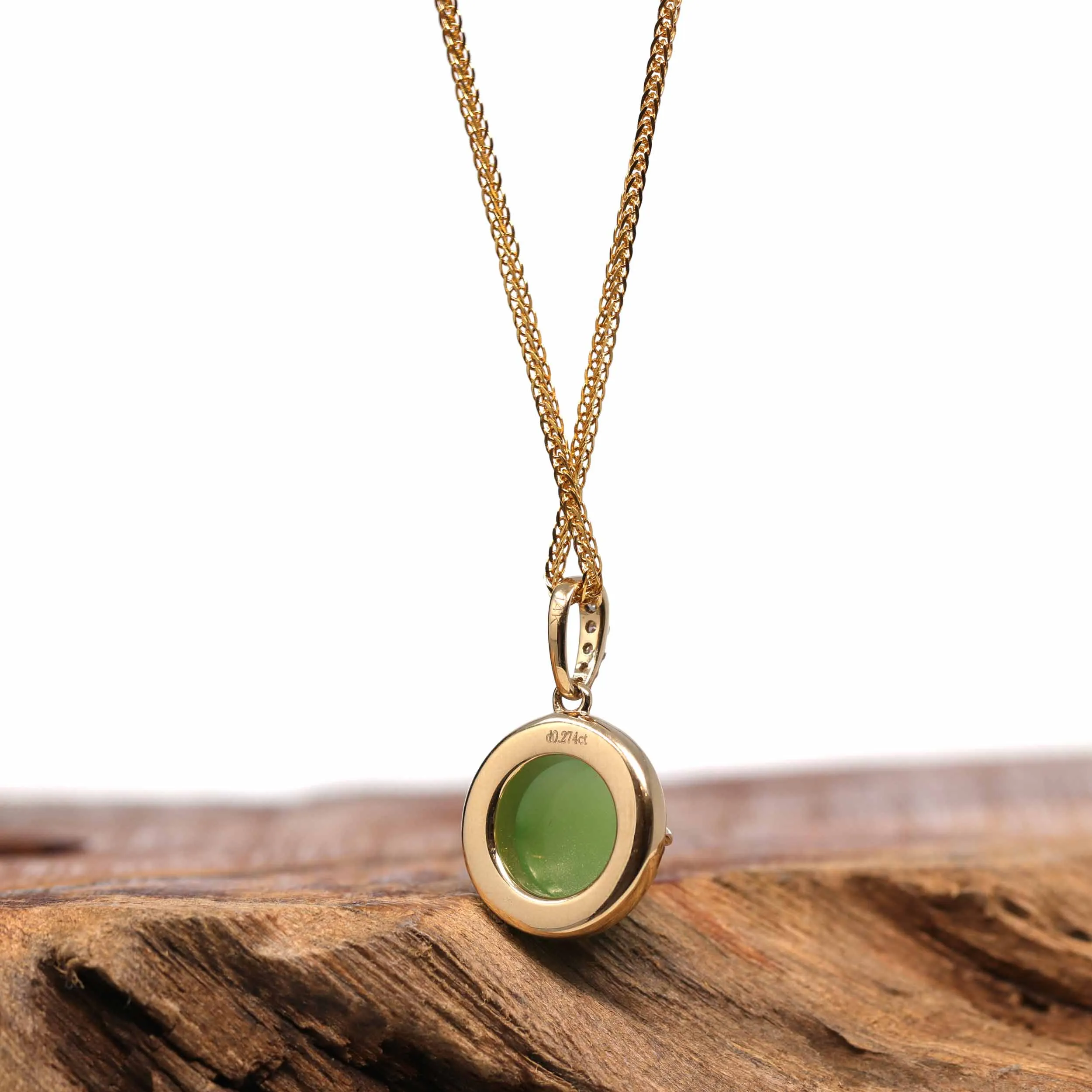 14K Gold Genuine Green Apple Green Jade Circle Pendant Necklace With VS1 Diamond