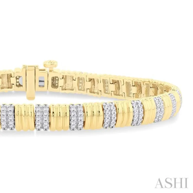 3/4 Ctw Ribbed Round Cut Diamond Fashion Bracelet in 10K Yellow Gold