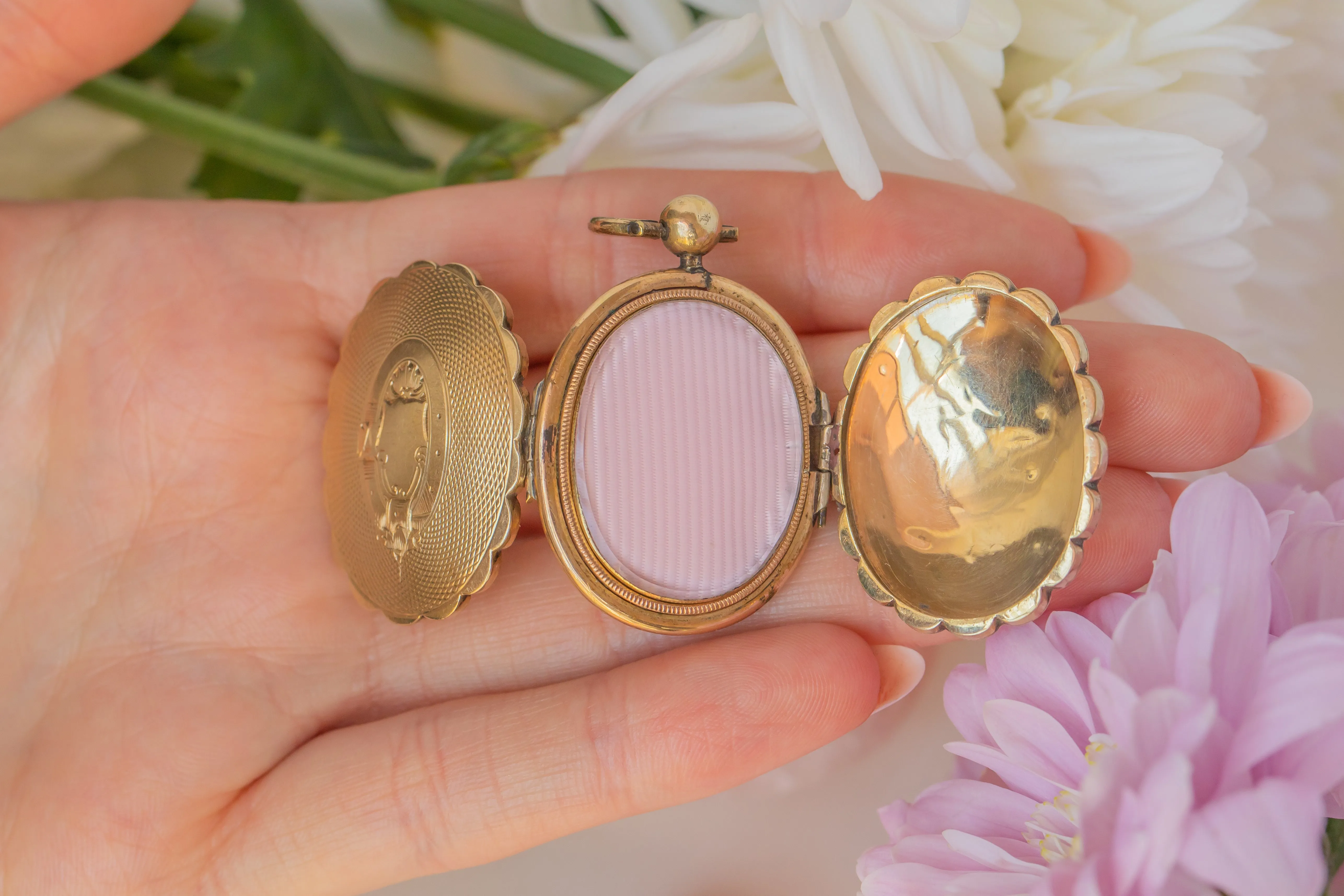 Antique 9ct Gold Engraved Buckle Portrait Locket