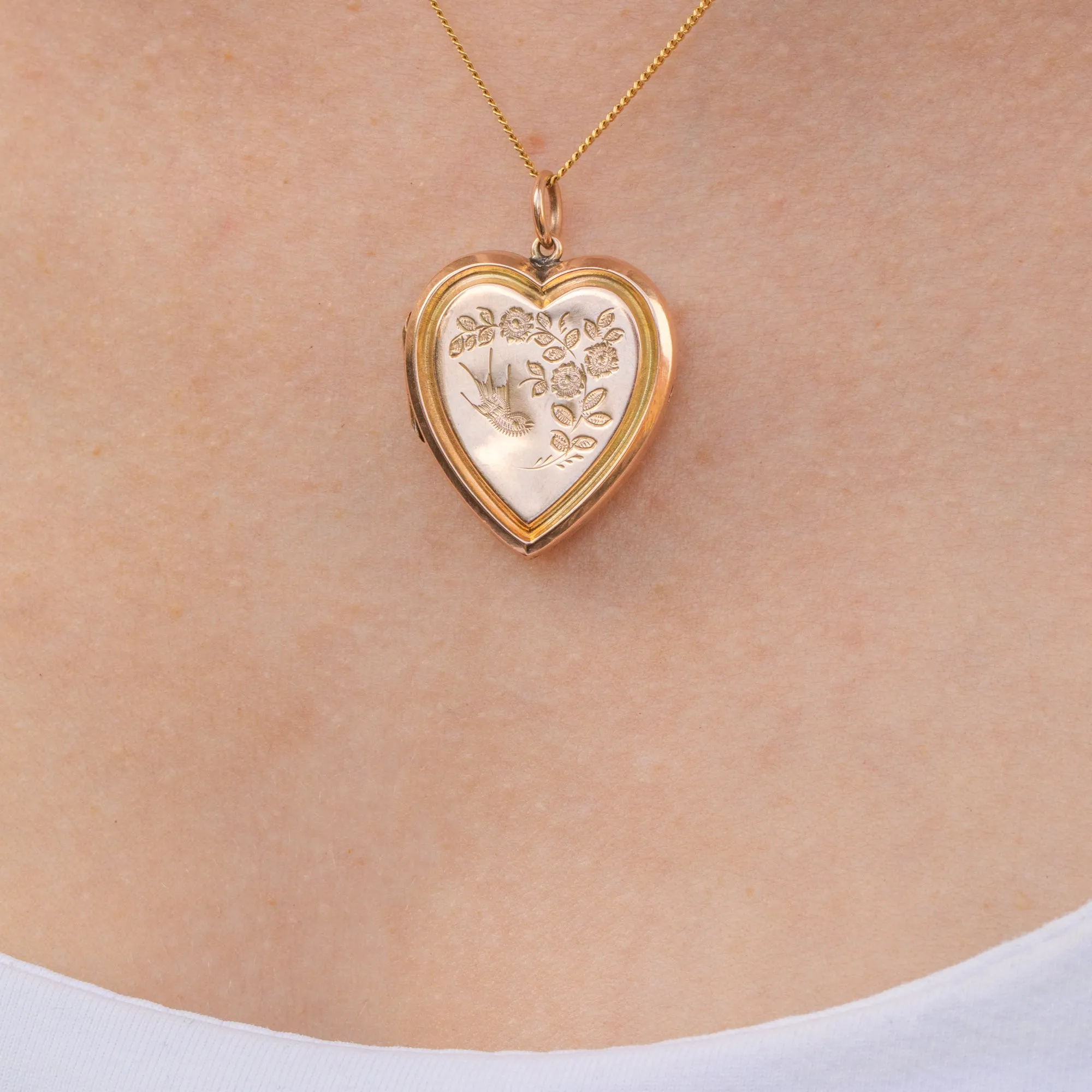 Antique 9ct Gold Engraved Heart Locket