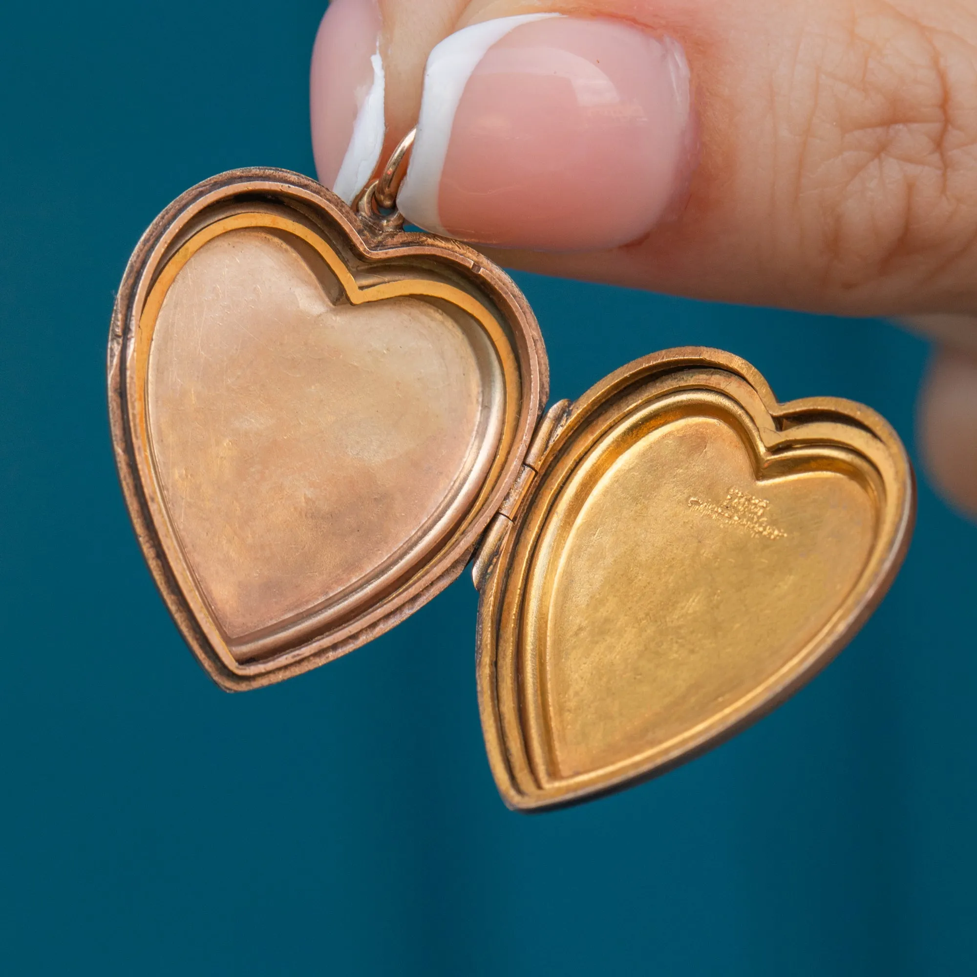 Antique 9ct Gold Engraved Heart Locket