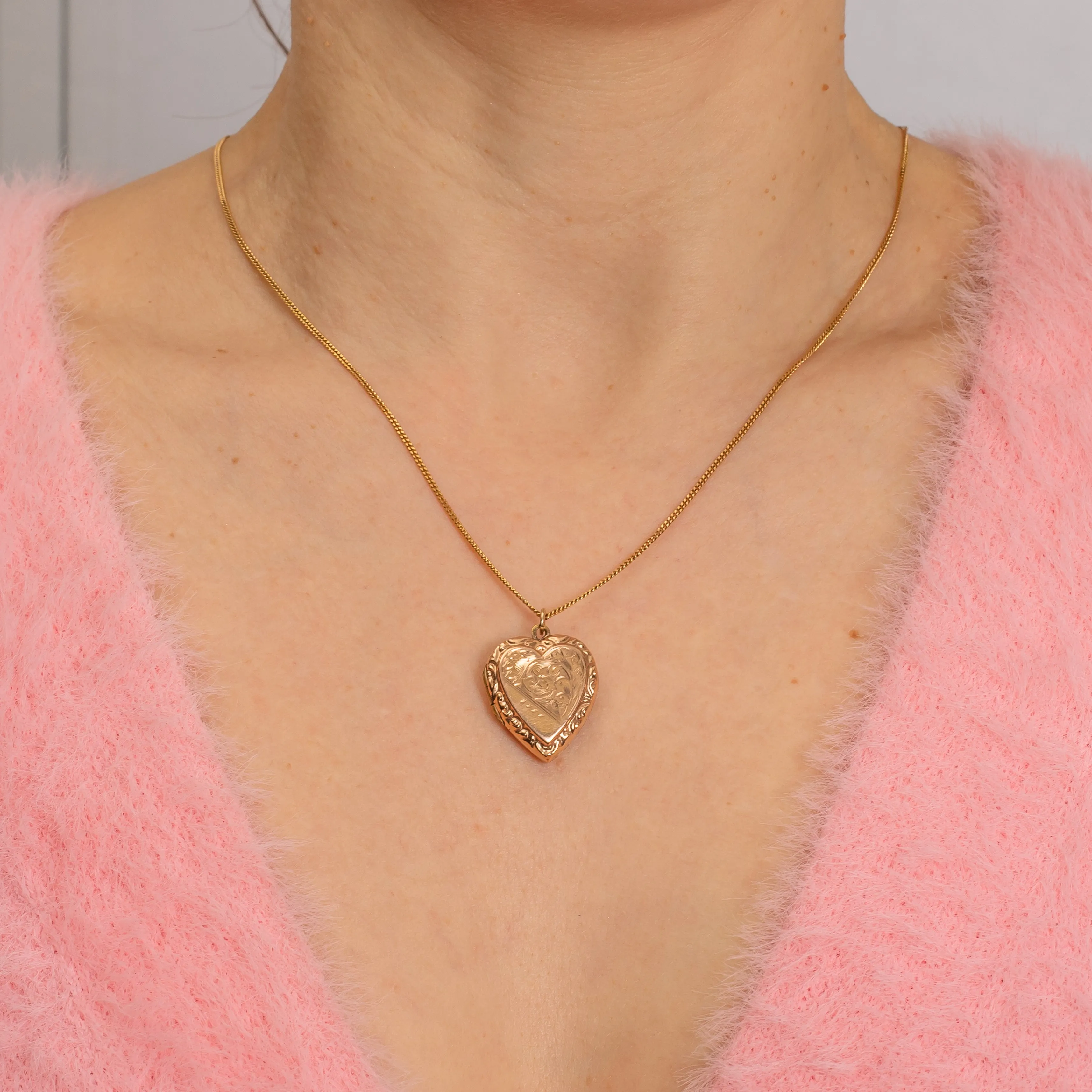 Antique 9ct Gold Engraved Heart Locket