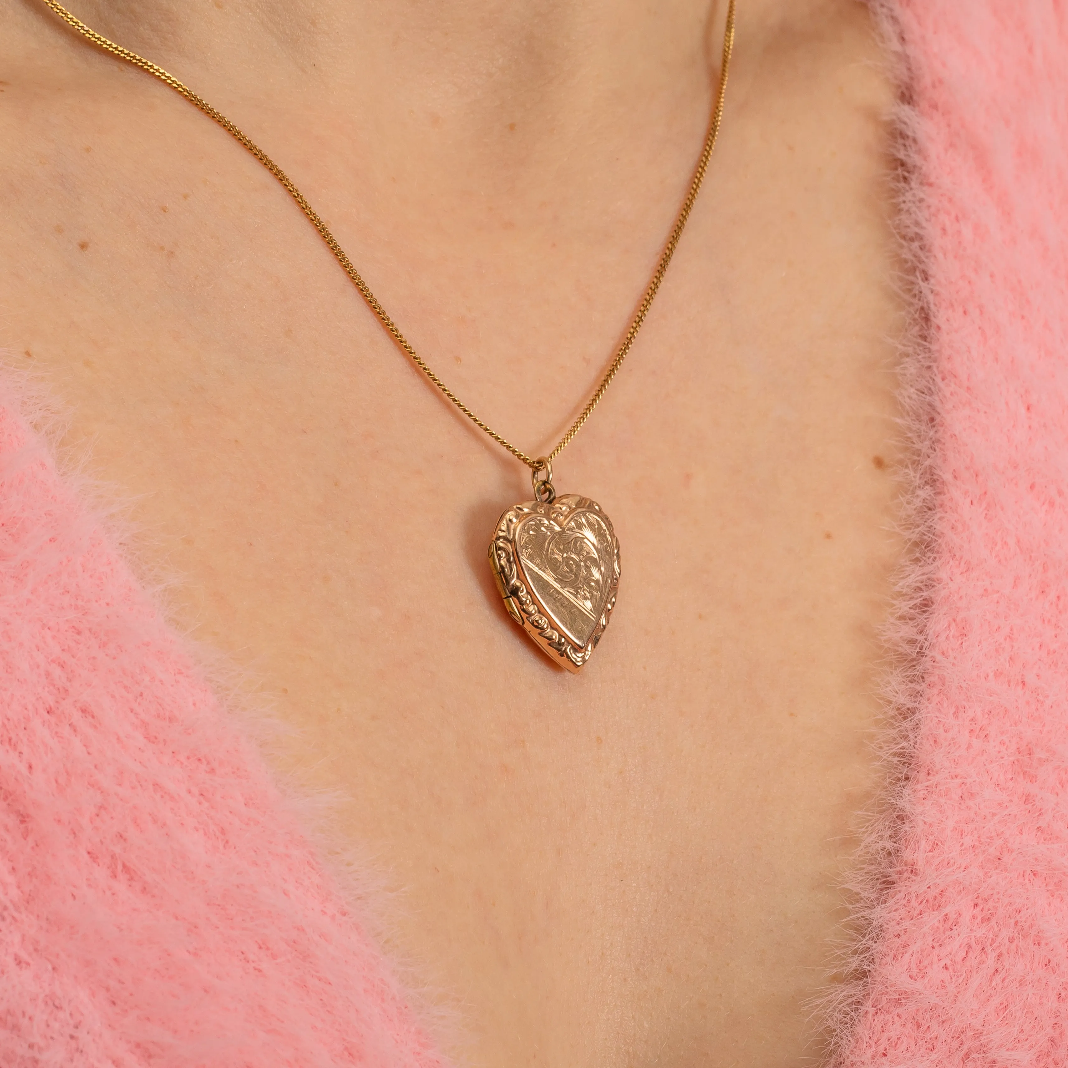 Antique 9ct Gold Engraved Heart Locket