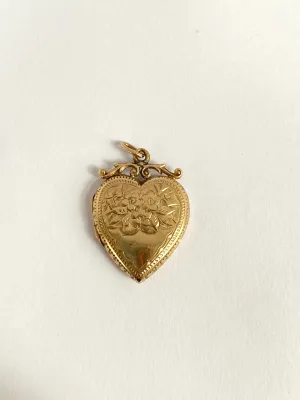 Edwardian, 9ct Solid Gold Heart Locket with Forget-me-nots. Hallmarked for 9ct Gold, Birmingham, 1910