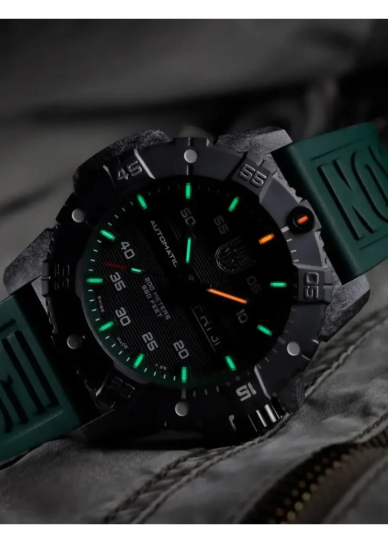 LUMINOX MASTER CARBON SEAL AUTOMATIC BLACK DIAL GREEN BAND XS.3877