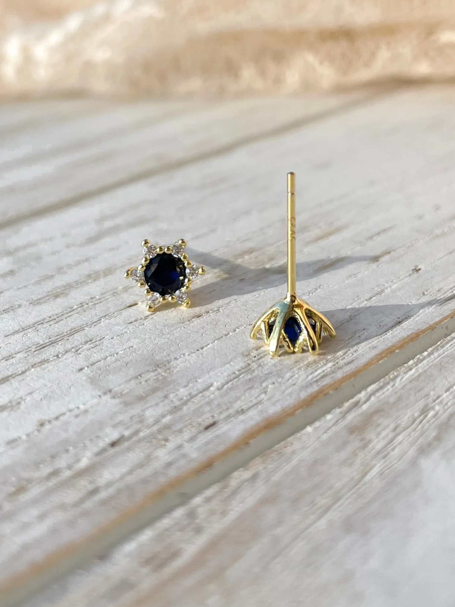 MIRANDA | GOLD STUD EARRINGS