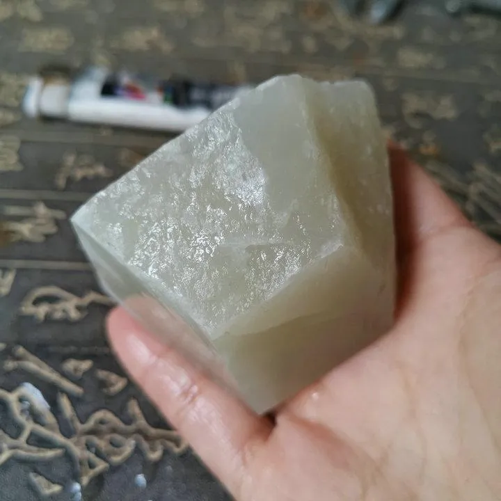 Natural Kunlun Jade Rough Nephrite Raw (202g, 7X4.3X4.3cm)