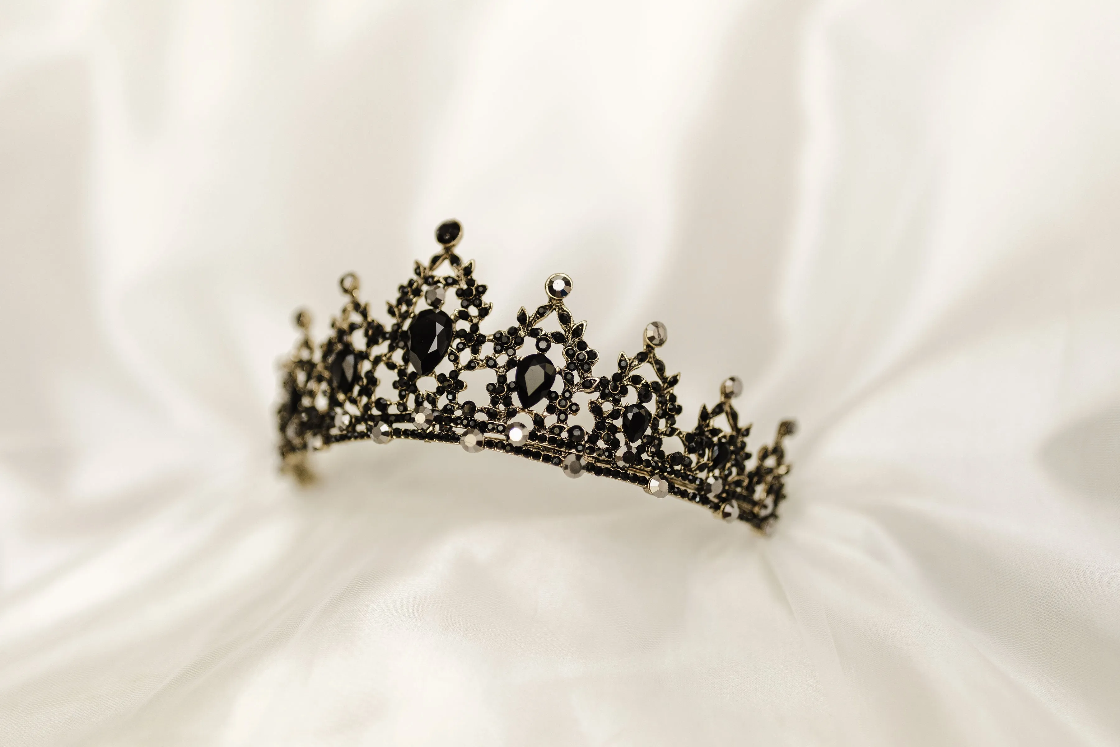 Ophelia's Tiara In Black & Gold