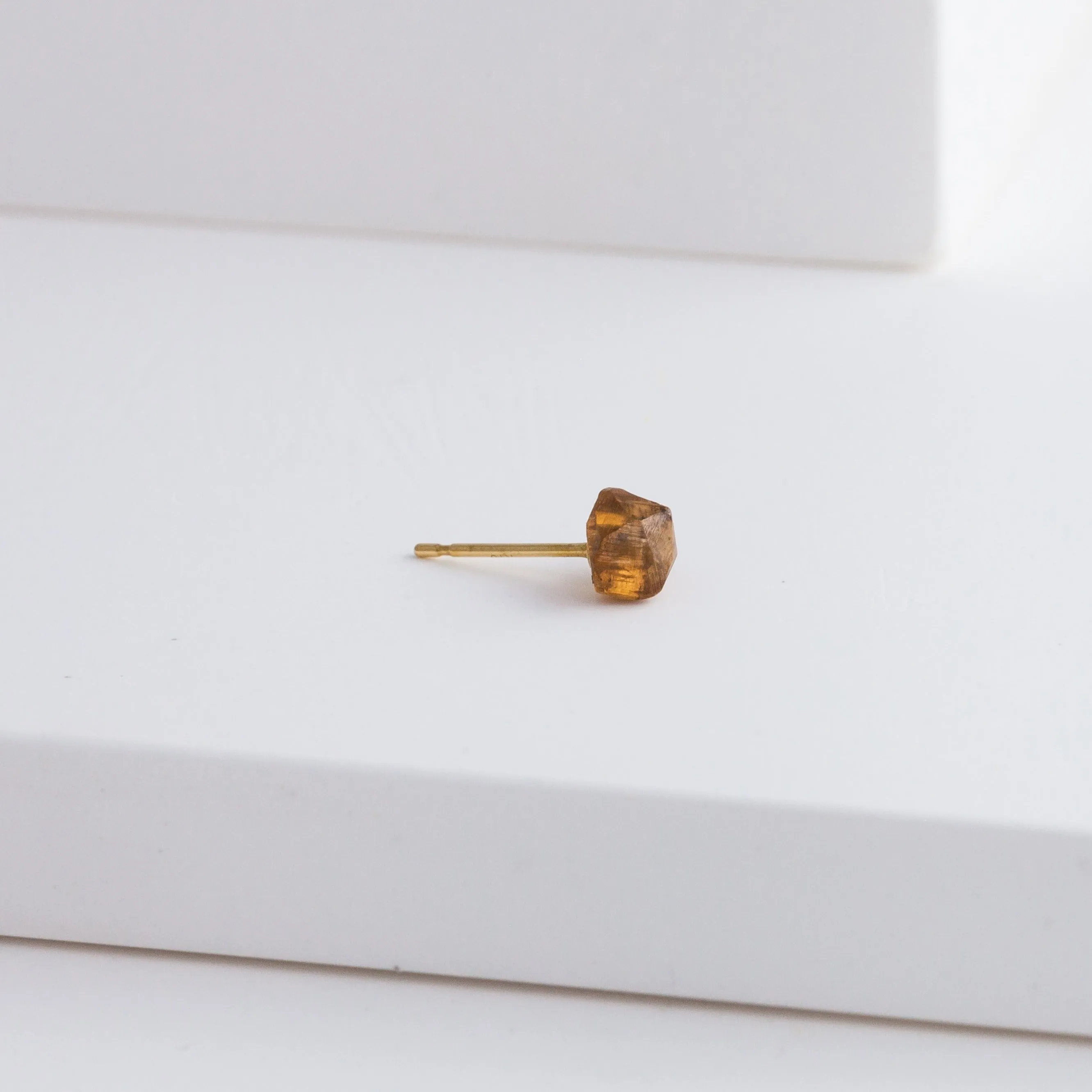 Rough stone zircon stud