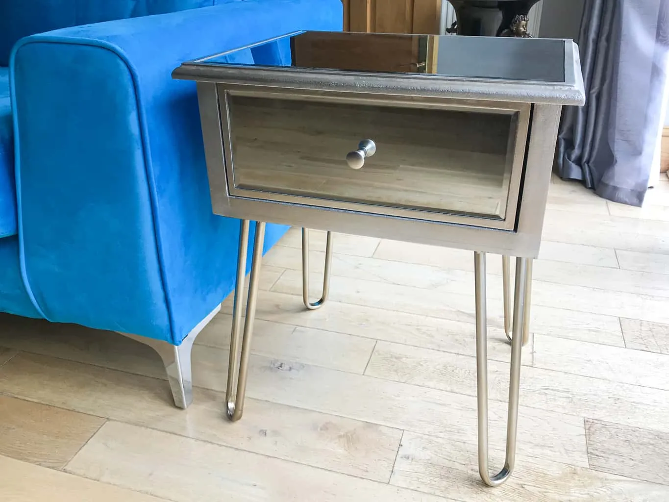 Silver Mirrored Bedside Table » Hairpin legs