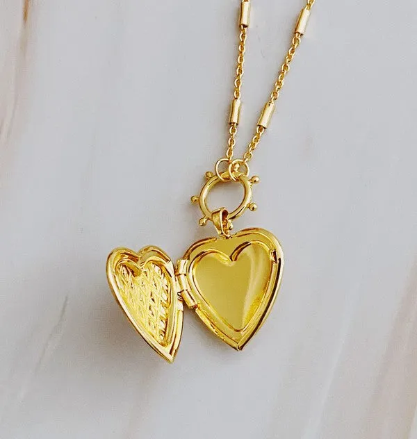 Slash Patterned Heart Open Locket Necklace