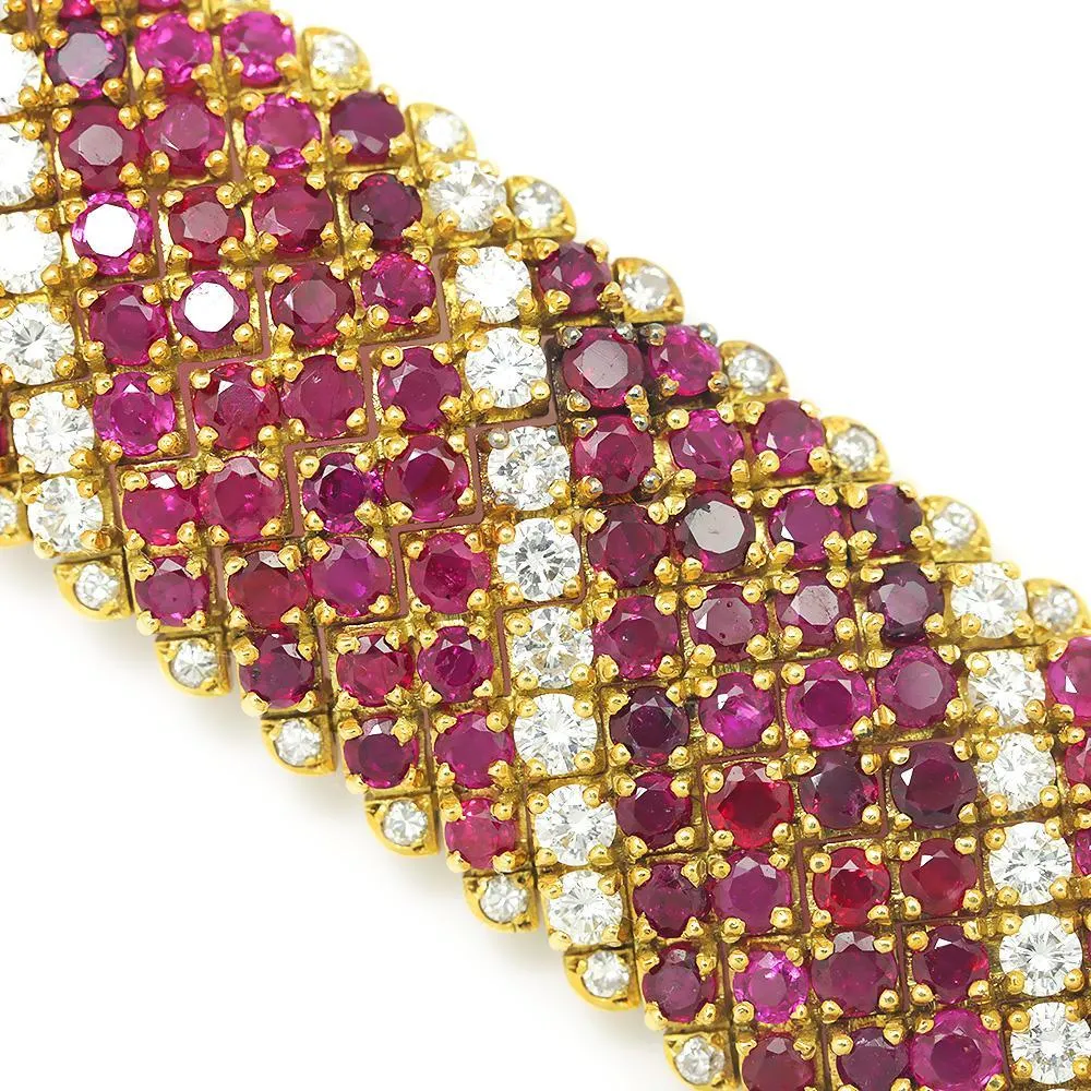 Vintage Ruby Bracelet with Diamonds 18K Yellow Gold 33.00ctw